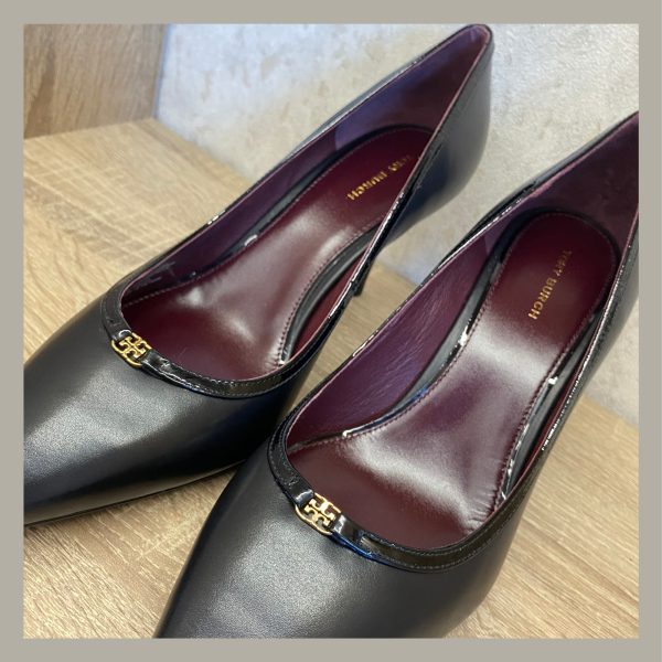 Tory Burch Zapato Double T Buckle Pump Black Size 8 - Imagen 4