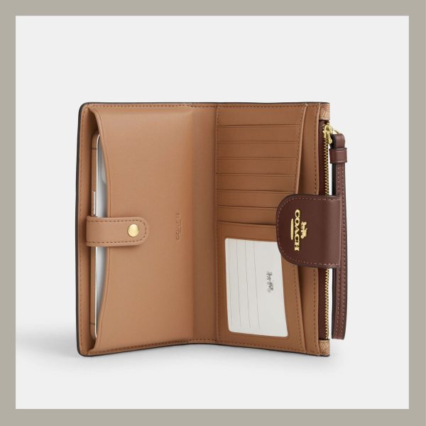 Coach Phone Wallet In Signature Canvas Tan & Brown - Imagen 2