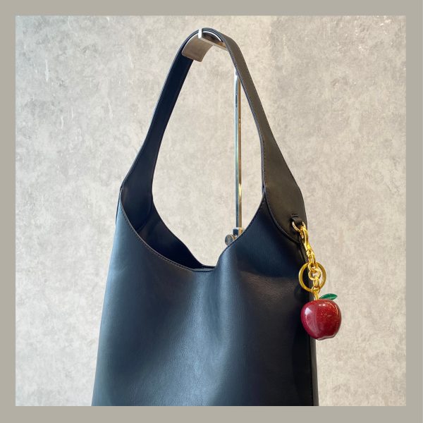 Basic & Chic Charm Bag Apple - Imagen 2