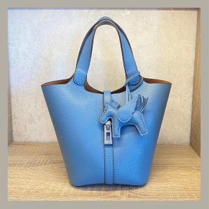 Basic & Chic Hand Bag Cuadrado Azul