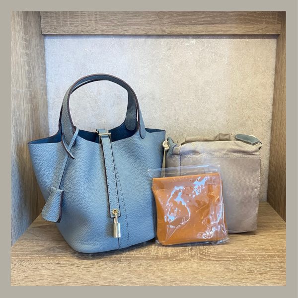 Basic & Chic Hand Bag Cuadrado con Candado Azul - Imagen 2