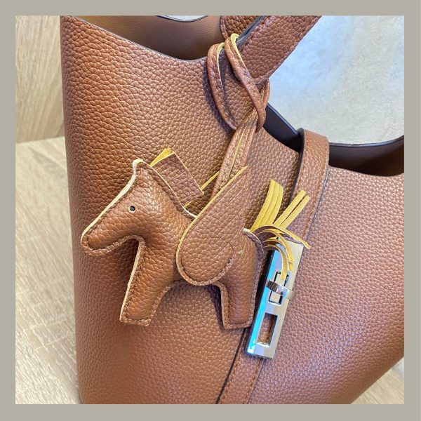 Basic & Chic Hand Bag Cuadrado Marrón - Imagen 3