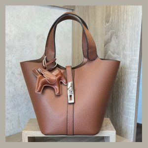 Basic & Chic Hand Bag Cuadrado Marrón