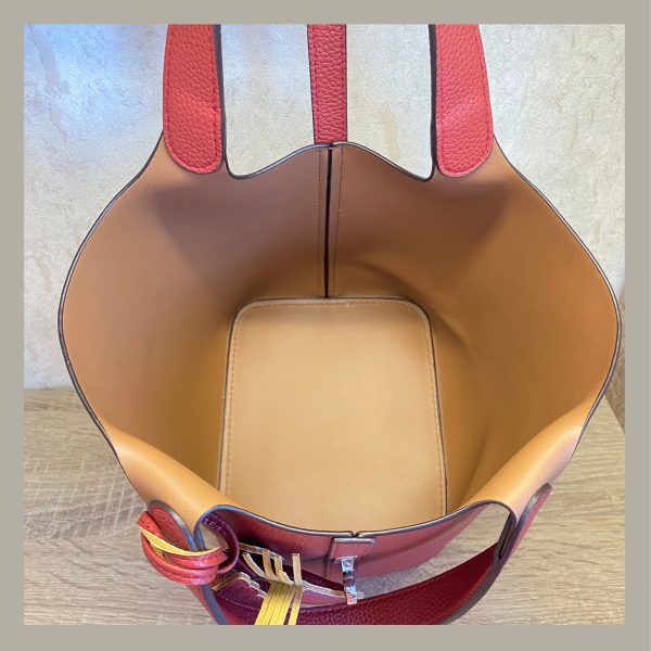 Basic & Chic Hand Bag Cuadrado Rojo - Imagen 4